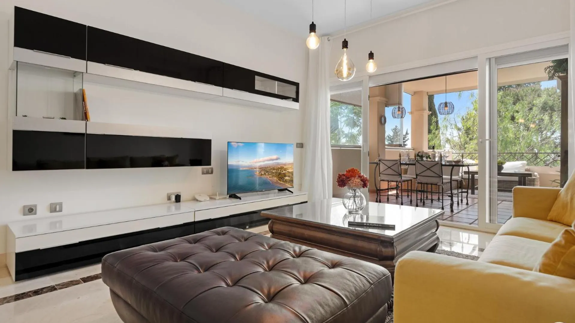 Vivi Homes - Toscana Luxury, Views, Pool & Terrace Estepona