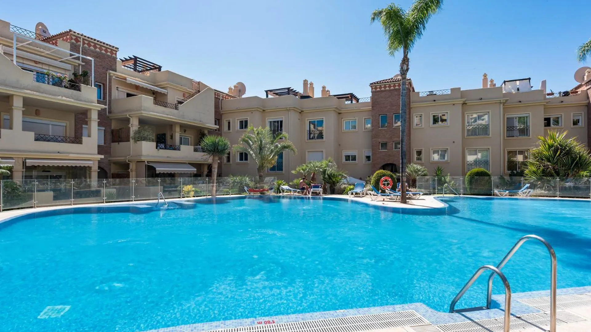Vivi Homes - Toscana Luxury, Views, Pool & Terrace Estepona Spain
